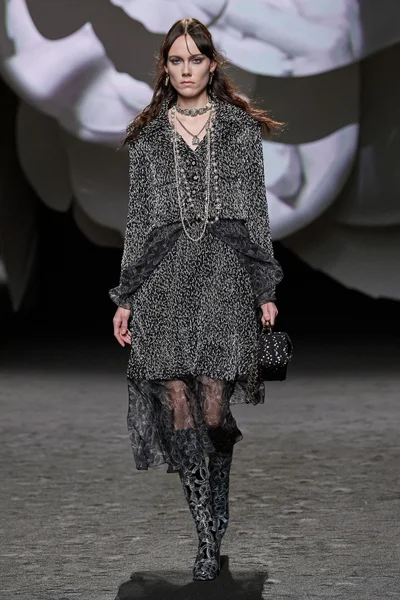 Look 33